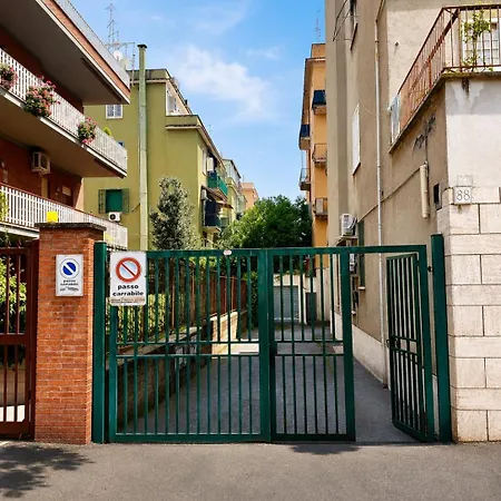Vacation Glicini Apartment Rom